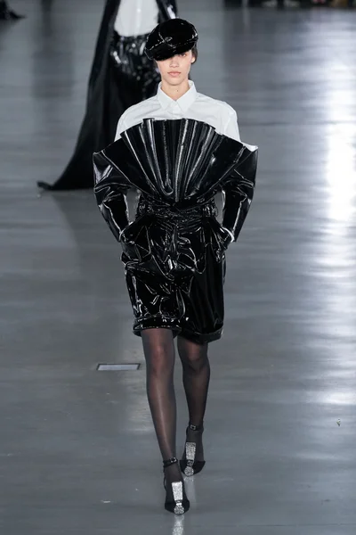 Look 80